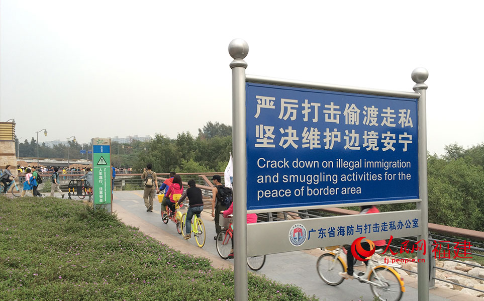 �樫�b�`�`�W�A���ܵP�����o�y�����ҳB���S����m�A�H�δ��g�g��������C
