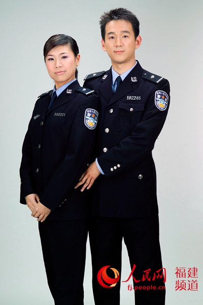 图说福建:警服与婚纱的约会 福州警察颜值爆表!