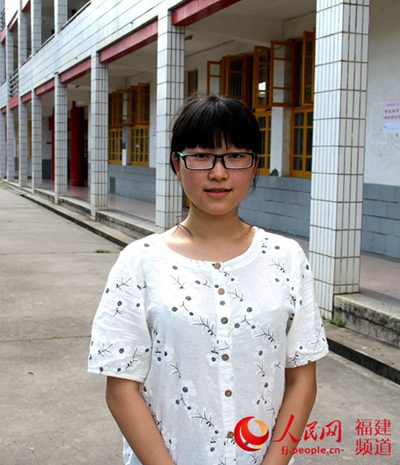 漳州17岁高考文科状元情定北大 缘起80后美女作家"八月长安"