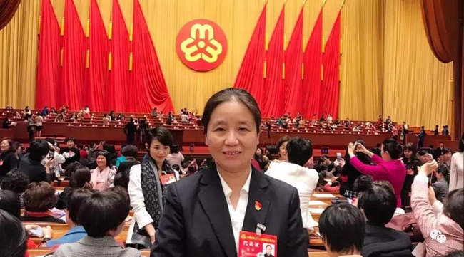 中国妇女十二大代表陈萍