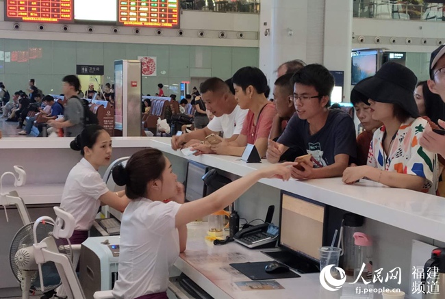 持续降雨导致列车晚点 福州火车站开展绿色大
