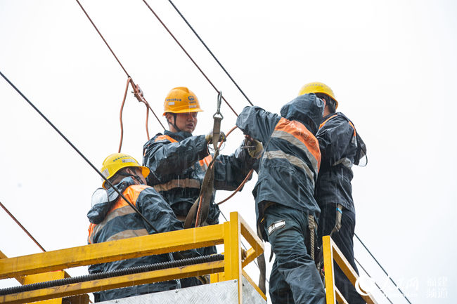 ��·�Ӵ��������ڼ��޽Ӵ����豸��ȷ�����������������䰲ȫ�������