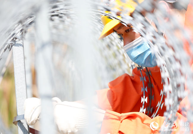 �������������ڶԺϸ�������Դ����·������˿�����мӹ̡����� ��