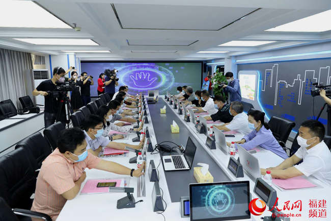 ������ʽ�ֳ�����λ�쵼�α���ͬ���ַ������������Ļ�ϵġ�������ť�������°�ť������ȫ�������������������������������������ί�����칩ͼ