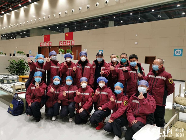 馳援武漢合影。 福建省人民醫院供圖