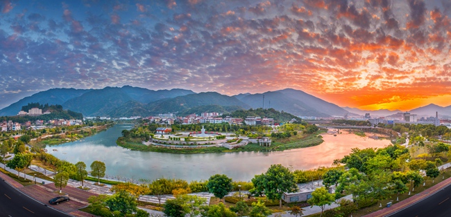 桃溪全景。張文慶攝