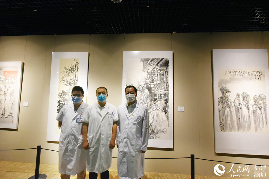 福建举行抗击疫情书画摄影视听作品展 面向群众免费