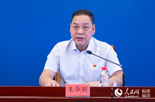 福建海事局黨組成員、副局長  王華明