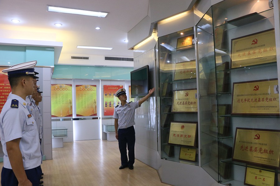 南平市森林消防支隊開展“為黨旗增輝，做應急先鋒”主題黨日活動。 南平市森林消防支隊攝