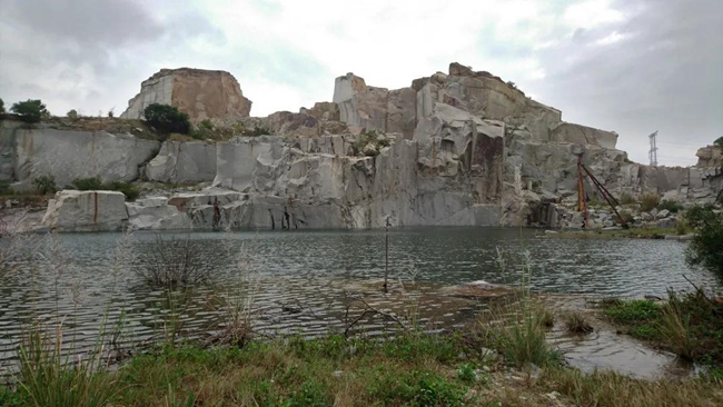 废弃采石厂石窟如何变身成为风景迷人的“网红打卡地”。石狮检察供图