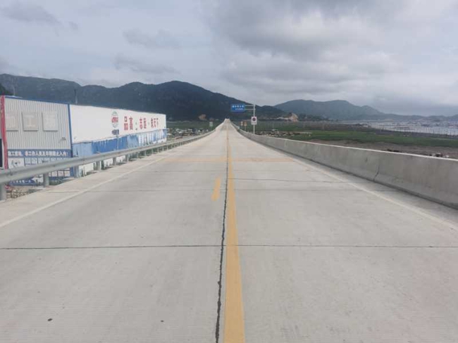 霞浦東沖至火車站段工程A3標段通車。蓋方正攝