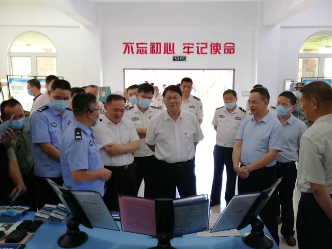 调研现场。福建省委军民融合办供图