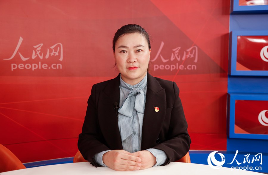 平潭綜合實驗區君山片區管理局婦女聯合會主席、黨群工作處處長林黎做客人民網福建演播室。人民網 王銑攝