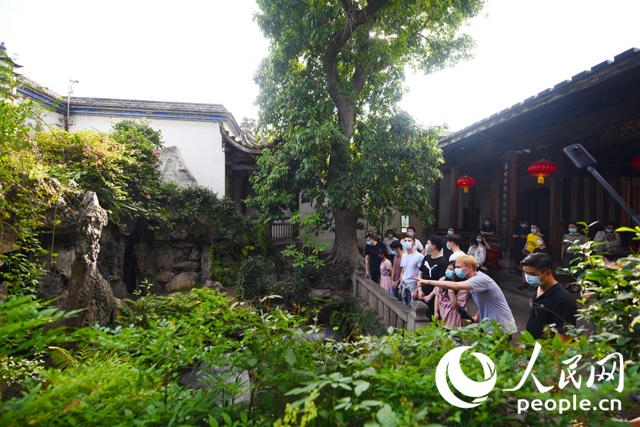 考察三坊七巷文化遺產保護。人民網 余杉芳攝