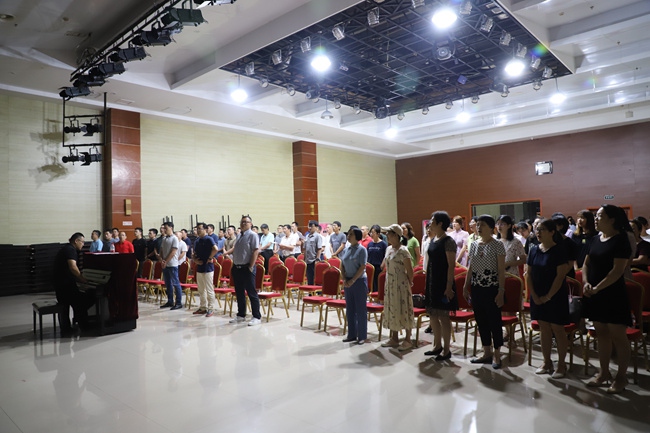 �������ܹ���ְ����רҵ������ʦ��ָ������ϰ�ϳ���Ŀ���������ܹ��ṩͼ