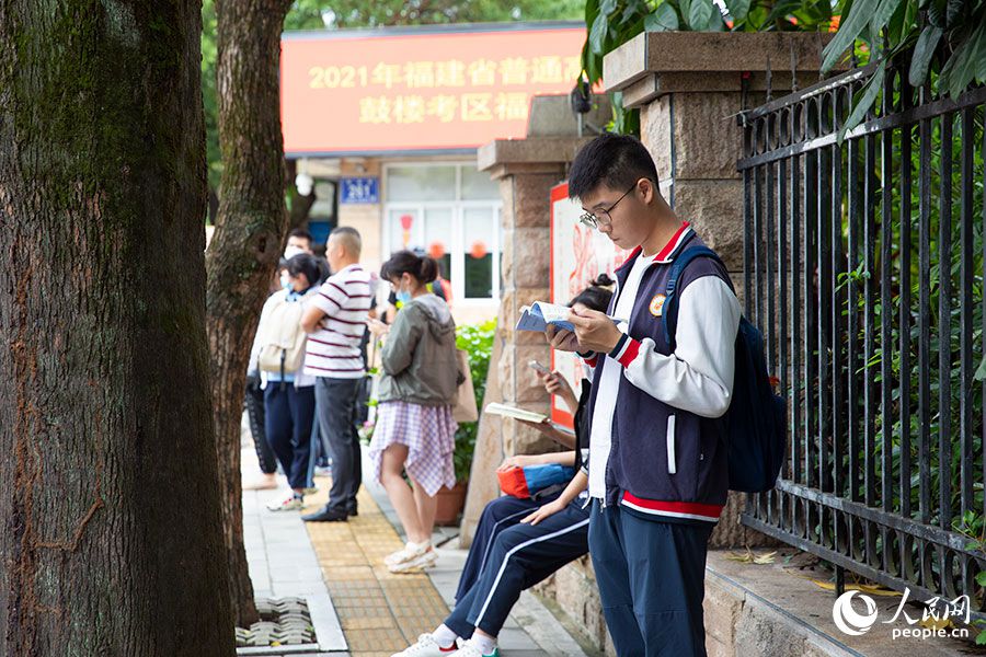 �ڸ���ͭ����ѧ������ץ�����ʱ�临ϰ�Ŀ����������� ������