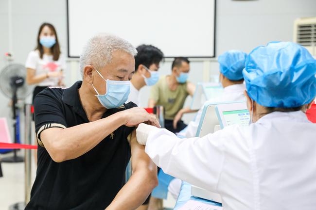 福建南靖:便民服务提质增效 新冠病毒疫苗接种加速度