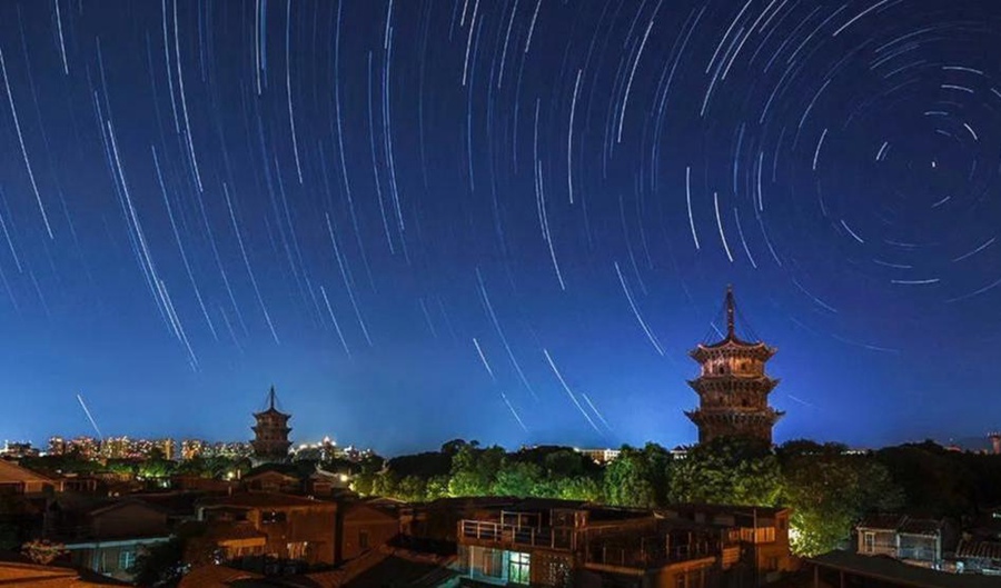 《塔上星空 肖红摄【卯辰】05:00—07:00《东西塔日出 许师伟摄