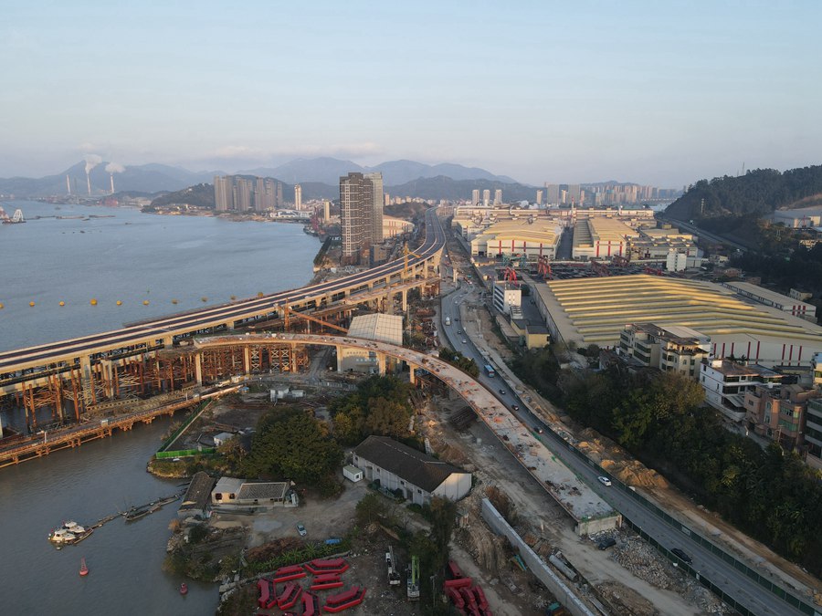道慶洲大橋6.5公裡主線主體部分，以及瀝青路面鋪設已全部完成施工。長樂區融媒體中心供圖
