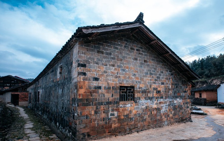 延祥村的“福”元素与建筑融为一体。黄尉峰摄