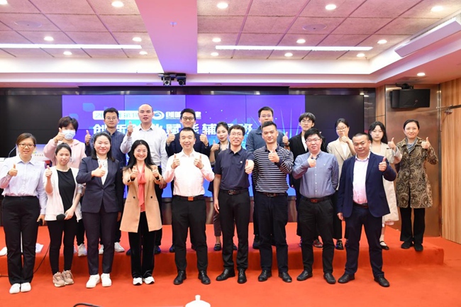 輔導班集體合影
