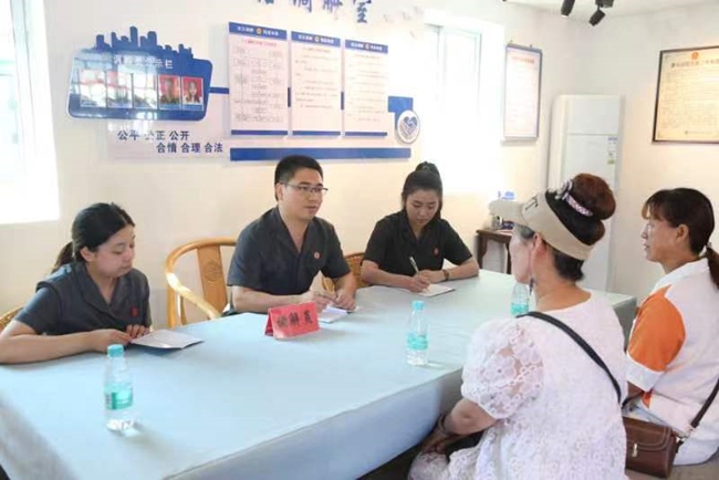 利用调解室，让群众把纠纷化解在家门口。罗源县人民法院供图