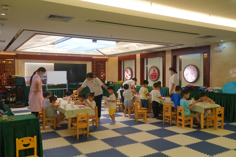 为解决暑期带娃难,厦门市中级人民法院党组研究确定举办暑期托儿班。厦门中院供图