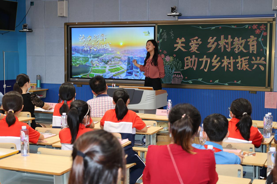 集美区政协委员、区融媒体中心青年记者陈琳演讲。主办方供图