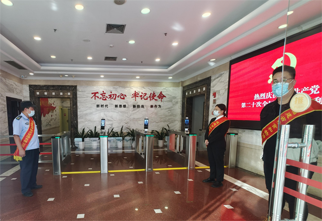 党员干部成立疫情防控党员志愿服务队。福建省粮储局供图
