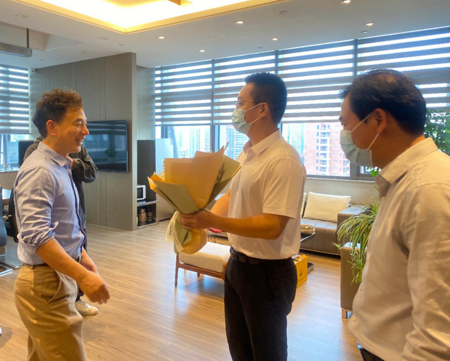 福州高新区人才办走访慰问人才代表 图片来源：高新区党群工作部供图