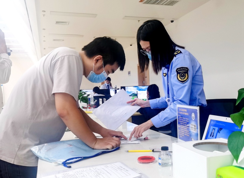 今年來，龍文區持續深化商事登記制度改革，大力實施便民惠民新舉措，不斷優化企業遷移流程。龍文區融媒體中心供圖