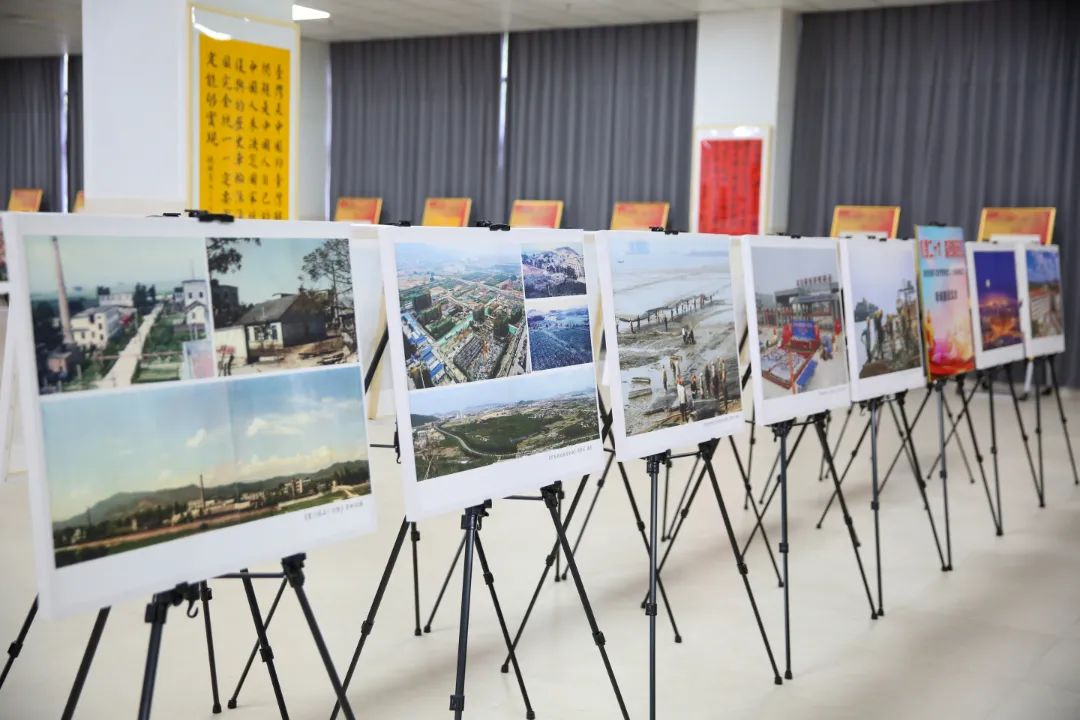 書法攝影展現場。海滄區融媒體中心供圖