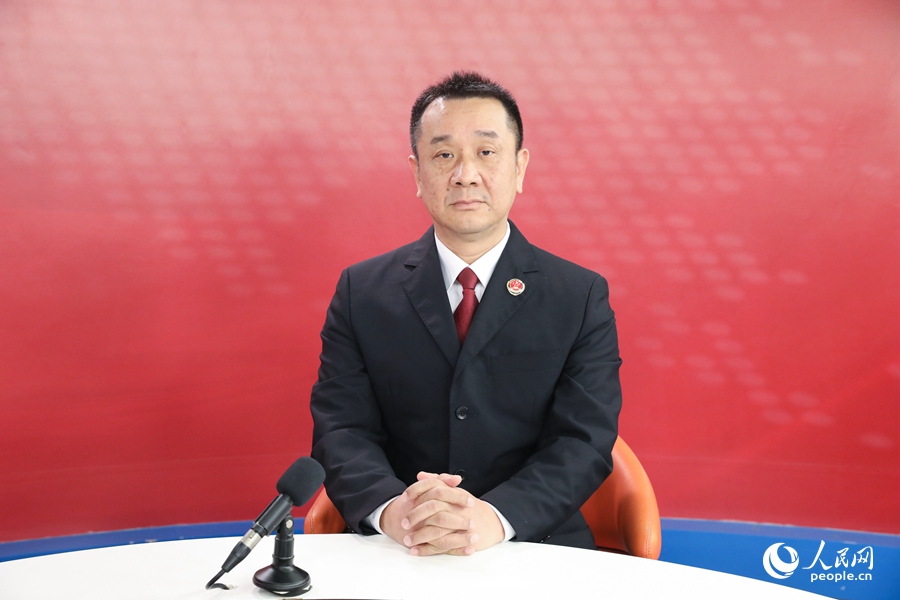 福州市台江區檢察院黨組書記、檢察長陳永標做客人民網福建演播室。楊俊杰攝