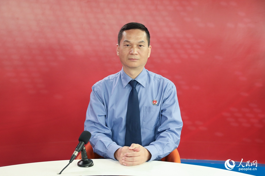 福州市长乐区人民检察院党组书记、检察长林施兆做客人民网福建演播室。杨俊杰摄
