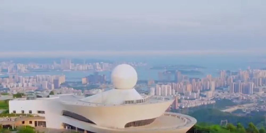 黄西漫 《城市上空的浪漫》