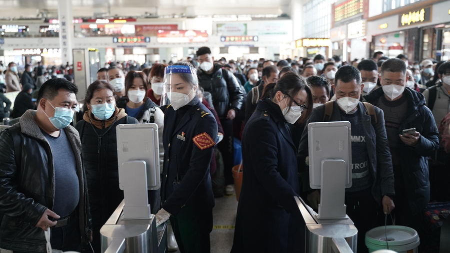 春运最高峰日预计发送旅客6.5万人。福州火车站供图