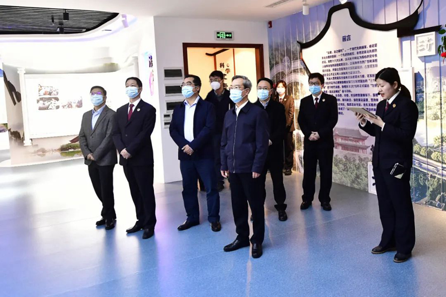 省检察院侯建军检察长一行到福州调研指导检察工作。