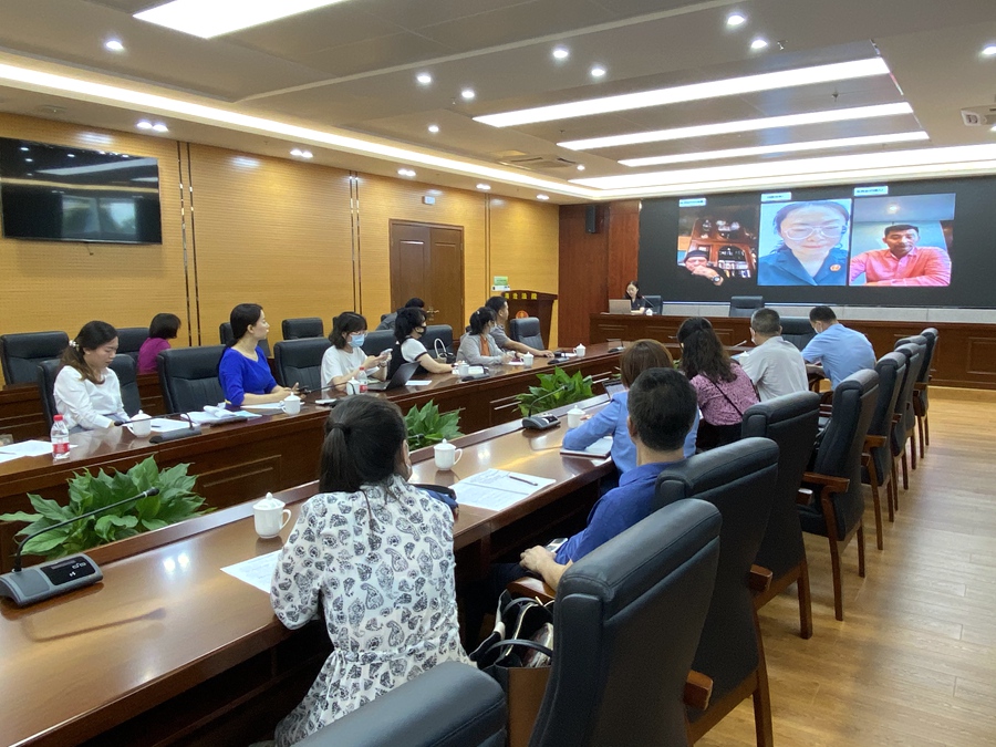 在厦门，台湾等境外当事人可实现跨境立案。海沧法院供图