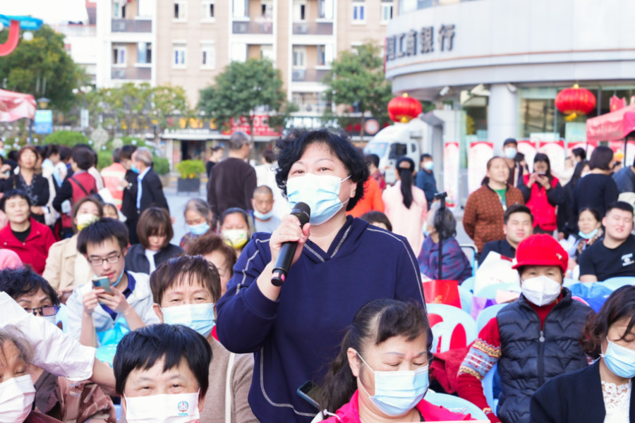 现场群众积极互动。园山社区供图