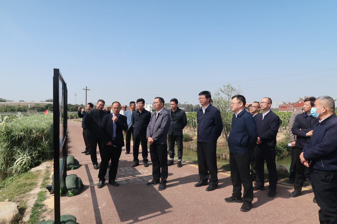 参会人员参观了翔安区澳头、大宅、大帽山社区、同安区沟墘村、埭头溪等典型村庄污水治理情况