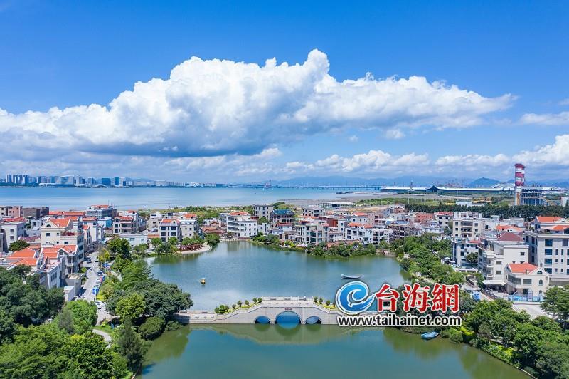 整治后的翔安懷遠湖，碧波清澈