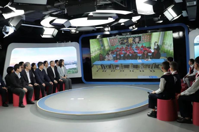 “青春微聯盟·情系閩寧·山海同証”——湖裡區對口幫扶閩寧鎮助學基金及物資線上交接儀式舉行。