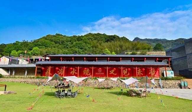 赤壁鹿屿营地。
