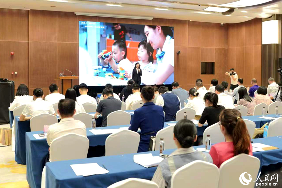 参赛选手进行演讲。人民网 陈博摄