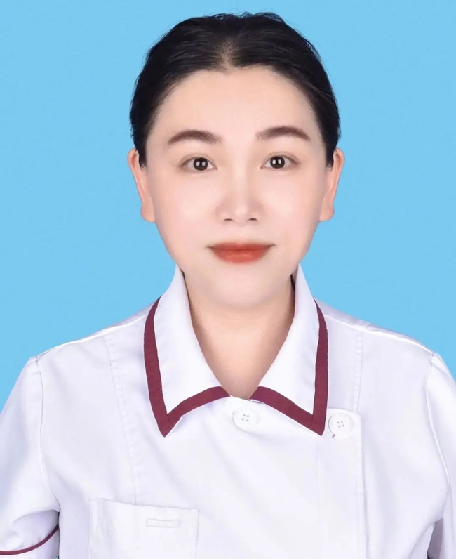 陈珍珍。