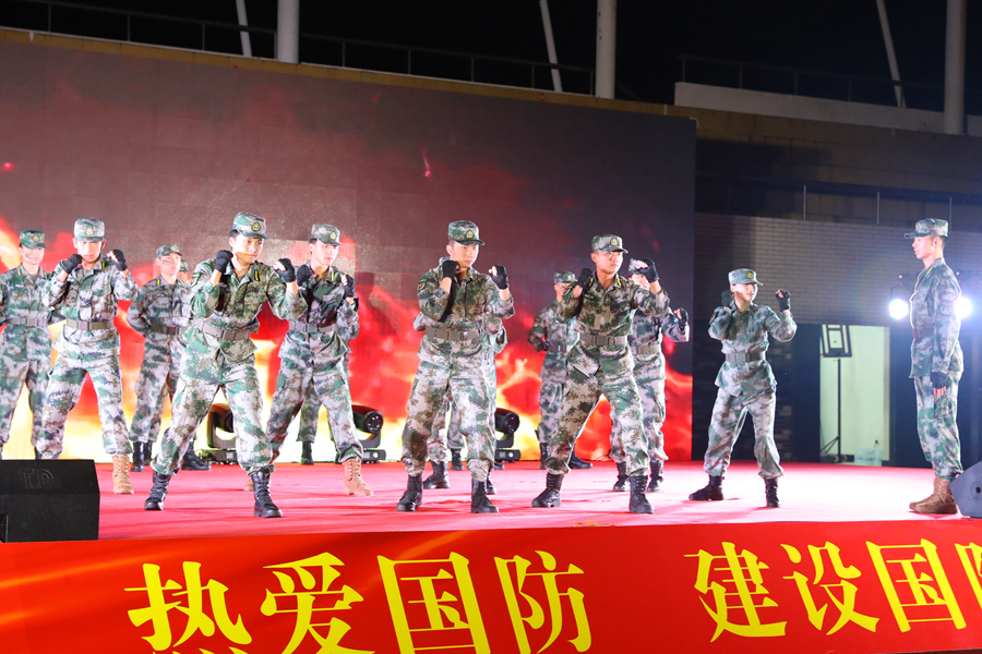 退役大学生士兵军体拳表演。福建省军区供图