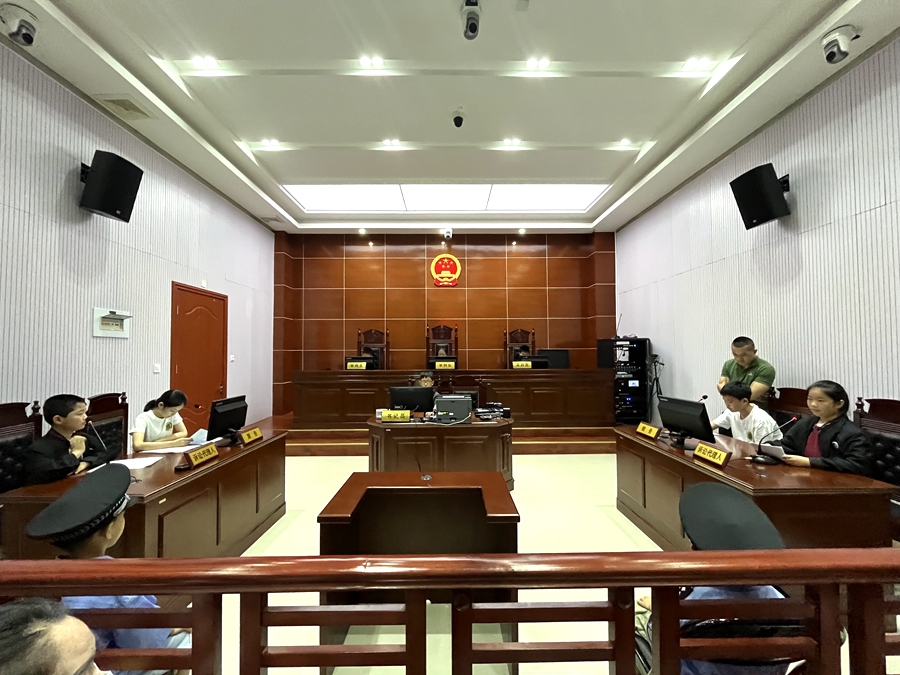 开展模拟法庭，孩子们化身“生态小法官”。同安法院供图