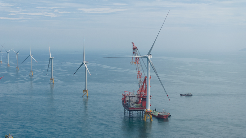 全球首台16兆瓦海上風電機組完成吊裝。受訪者供圖