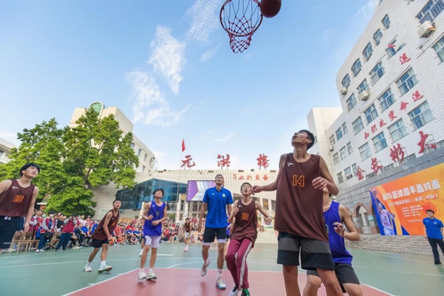 福清篮球协会送“体”入校园。石竹街道供图