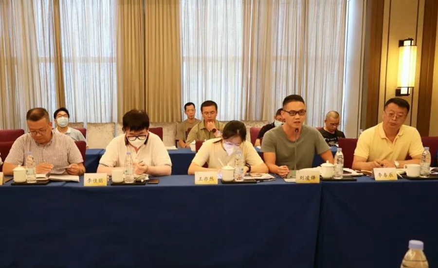 林鳴院士團隊代表發言。